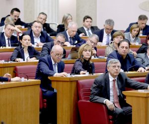 04.11.2022., Zagreb - Glasovanjem o raspravljenim tockama dnevnog reda, medju kojima je i reblanas proracuna, zastupnici su zavrsili 12. sjednicu Sabora. Photo: Patrik Macek/PIXSELL