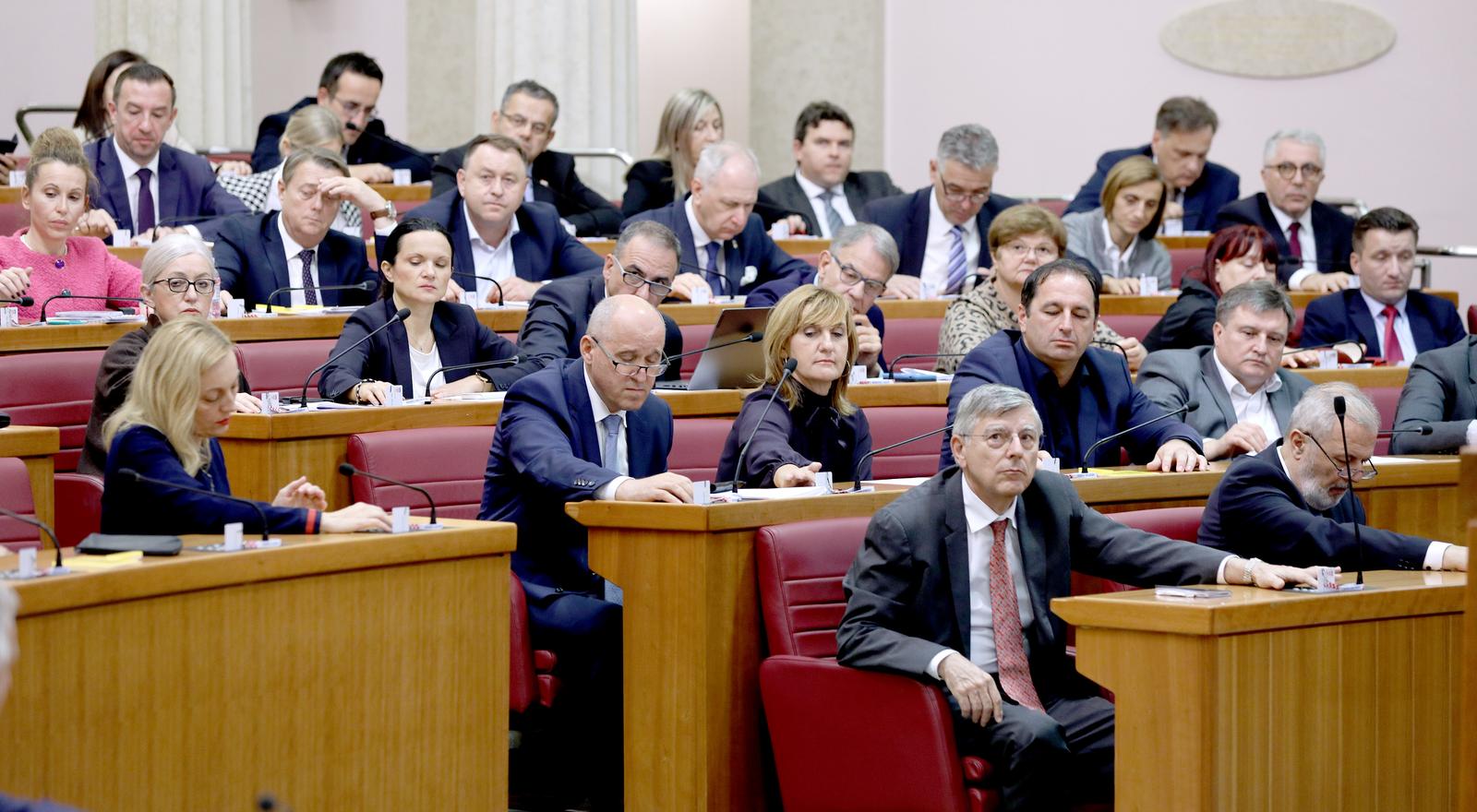 04.11.2022., Zagreb - Glasovanjem o raspravljenim tockama dnevnog reda, medju kojima je i reblanas proracuna, zastupnici su zavrsili 12. sjednicu Sabora. Photo: Patrik Macek/PIXSELL
