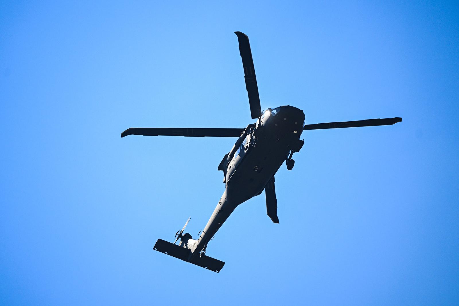 05.08.2022., Knin - Prelet Black Hawk helikoptera iznad Knina tijekom sredisnje svecanosti obiljezavanja Dana pobjede i domovinske zahvalnosti, Dana hrvatskih branitelja i 27. obljetnice vojno-redarstvene operacije Oluja. Photo: Davor Puklavec/PIXSELL