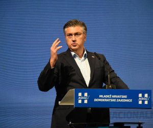05.11.2022.,Bjelovar - Premijer Andrej Plenkovic sudjelovao je na svecanom obiljezavanju Nacionalnog dana Mladezi Hrvatske demokratske zajednice 
Photo:Damir Spehar/PIXSELL Photo: Damir Spehar/PIXSELL