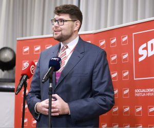 05.11.2022., Zagreb - Hotel Diplomat. 19. Izborna skupstina Socijaldemokratskog foruma zena SDP-a Hrvatske. Pedja Grbin obratio se okupljenim medijima. Photo: Sanjin Strukic/PIXSELL