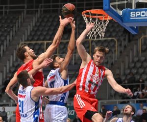 07.11.2021., dvorana Kresimira Cosica, Zadar - ABA liga, 07. kolo, KK Zadar - KK Crvena zvezda. Aleksandar Bursac, Ognjen Kuzmic, Domagoj Vukovic, Nathan Wolters
  Photo: Dino Stanin/PIXSELL
