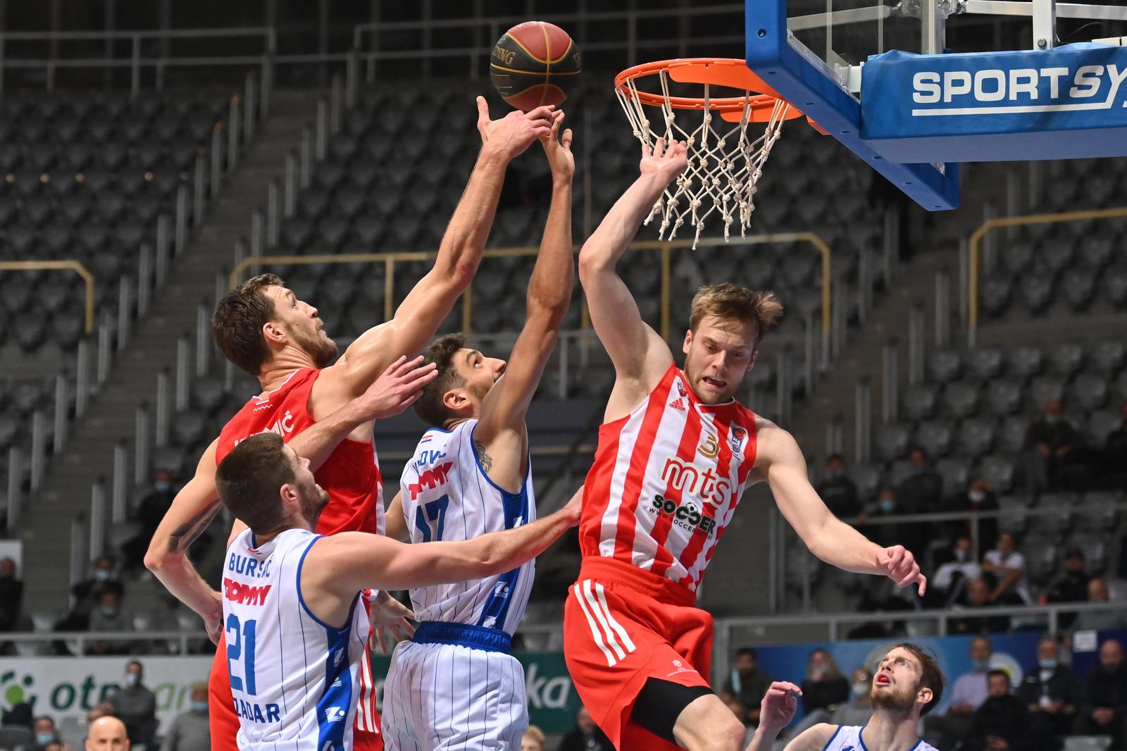 07.11.2021., dvorana Kresimira Cosica, Zadar - ABA liga, 07. kolo, KK Zadar - KK Crvena zvezda. Aleksandar Bursac, Ognjen Kuzmic, Domagoj Vukovic, Nathan Wolters
  Photo: Dino Stanin/PIXSELL