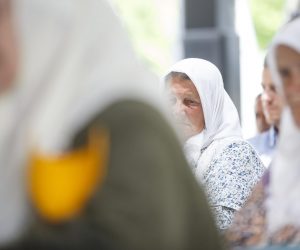 08.06.2021., Potocari, Bosna i Hercegovina - Uoci presude Ratku Mladicu u Potocarima okupile su se Majke Srebrenice gdje ce i pratiti presudu. Prvostupanjskom presudom Mladic je proglasen krivim za deset od 11 tocaka optuznice Tuzilastva u Hagu. Sudjenje pocinje u 15 sati. Photo: Armin Durgut/PIXSELL