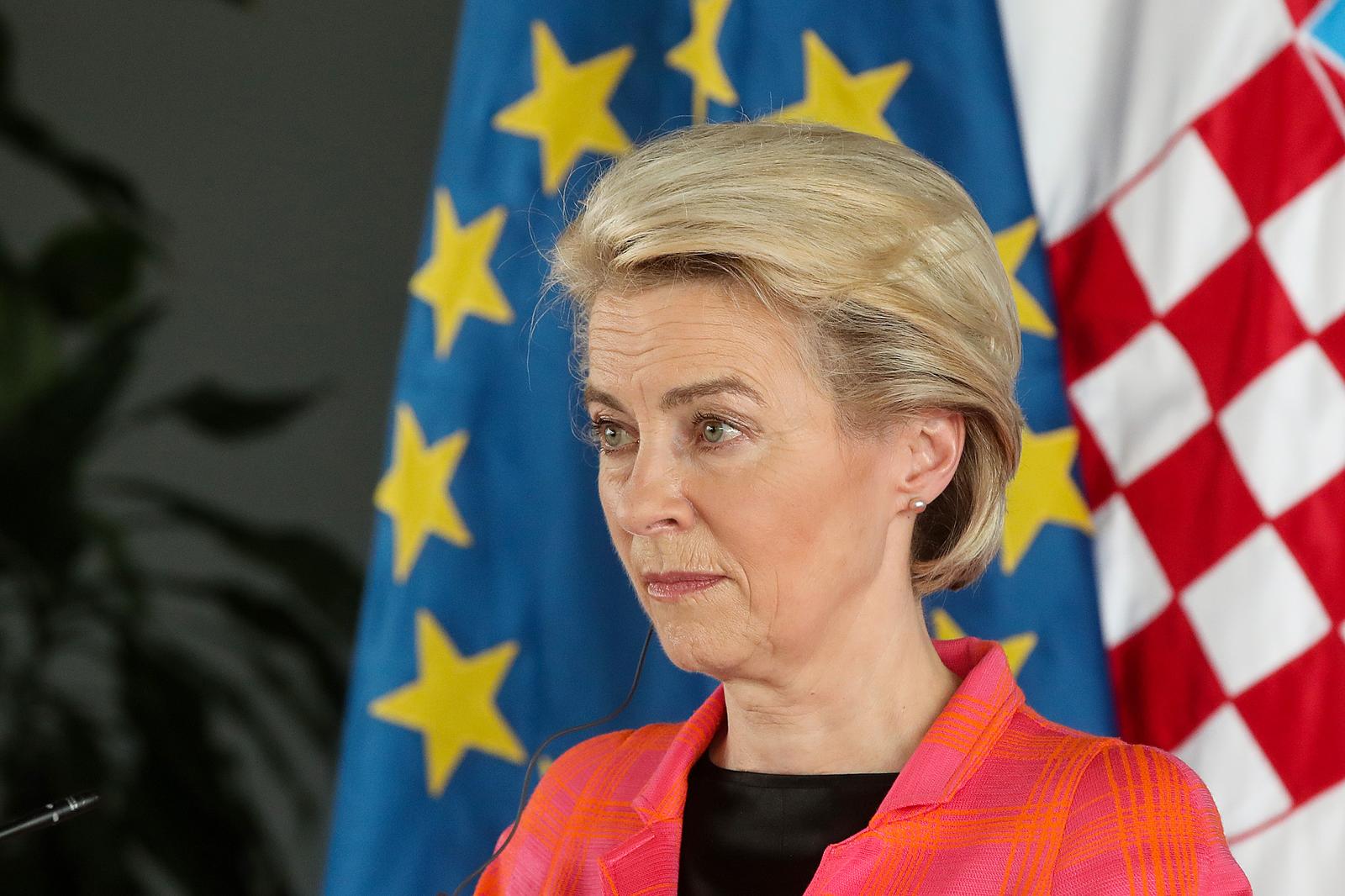 8.7.2021., Zagreb - Predsjednica Europske komisije Ursula von der Leyen u posjetu Hrvatskoj. Izjave za medije predsjednika Vlade Andreja Plenkovica i predsjednice Europske komisije Ursule von der Leyen. Predsjednica Europske komisije urucila je predsjedniku Vlade Andreju Plenkovicu pozitivnu ocjenu o Nacionalnom planu oporavka i otpornosti za Republiku Hrvatsku. rPhoto: Goran Stanzl/PIXSELL