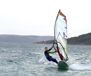 09.01.2016., Sibenik - Surferi iz kluba Jadrija iskoristili su pogodno vrijeme za rekreaciju uz omiljeni hobi. rPhoto: Dusko Jaramaz/PIXSELL
