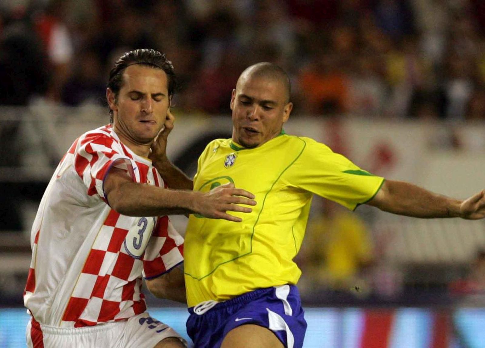17.08.2005., Split - Prijateljska nogometna utakmica Hrvatska - Brazil. Josip Simunic, Ronaldo."nPhoto: Sanjin Strukic/PIXSELL