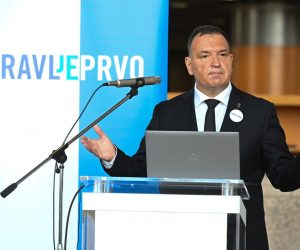 11.11.2022., Zagreb - U NSK je ministar Vili Beros sa svojim suradnicima predstavio odaziv i kljucne prijedloge s javnog savjetovanja kao i sljedece korake u kontekstu zdravstvene reforme.  Photo: Davorin Visnjic/PIXSELL