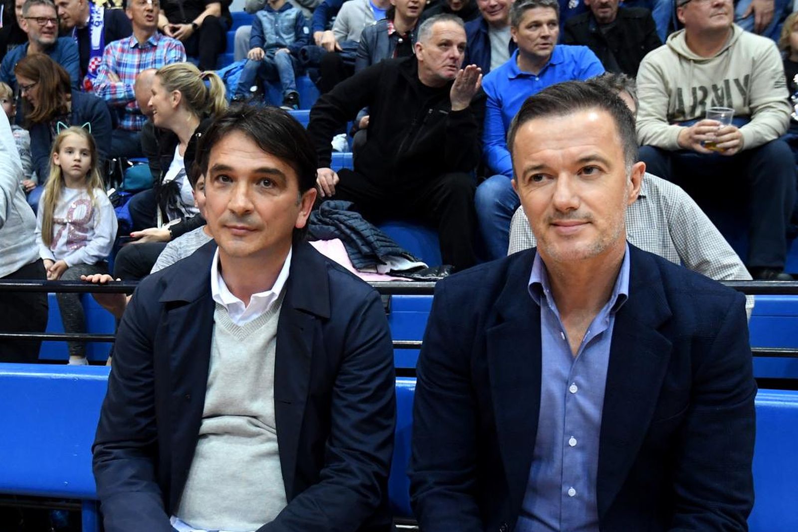 12.05.2019., Zagreb - Povodom obljetnice 13. 5. 1990. i nikad odrzane utakmice Dinama i Crvene Zvezde Udruga clanova Dinama Dinamo to smo mi, organizirala je veliki humanitarni spektakl "Dinamovci za Dinamovca: Humanitarna utakmica za Slavka". Sav prihod od utakmice doniran je za pomoc lijecenju sina Dinamove legende Slavka Istvanica koji boluje od celebralne paralize. Utakmicu su odigrali momcadi "Dinamo 90-tih" protiv ekipe "Nogometne ikone HNL-a". Zlatko Dalic, Josko JelicicrPhoto: Marko Lukunic/PIXSELL