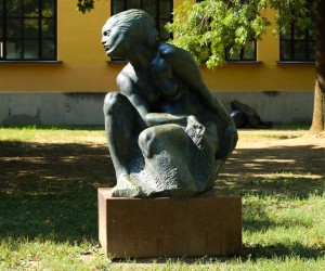 12.08.2022., Zagreb - Kod Akademije likovnih umjetnosti izlozene su skulpture poznatih hrvatskih kipara. Ivan Mestrovic - Udovica. Photo: Antonio Jakus/PIXSELL