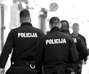 13.04.2022., Zagreb - Policajci u ophodnji. Photo: Patrik Macek/PIXSELL