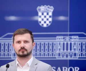 14.04.2021., Zagreb - Na konferenciji za medije zastupnik Davor Nadji govorio je o temi "Nacionalni plan oporavka i otpornosti".rPhoto: Patrik Macek/PIXSELL