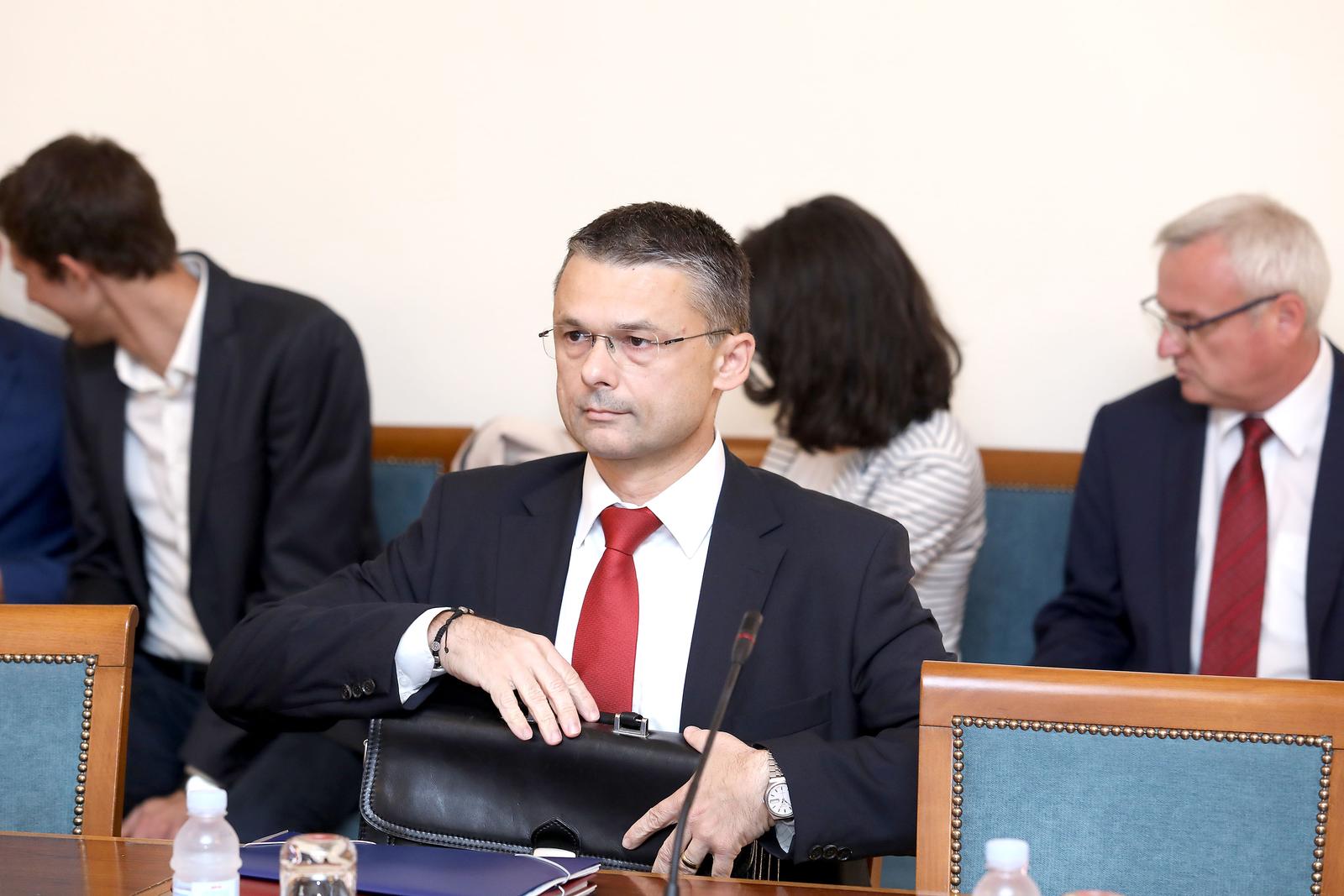 15.10.2019., Zagreb - U Saboru je zbog nedolaska ministra odgodjena 28. sjednica Nacionalnog vijeca za pracenje provedbe Strategije suzbijanja korupcije, na cijem je dnevnom redu bilo javno saslusanje Damira Sabljaka, drzavnog sluzbenika Ministarstva vanjskih i europskih poslova vezano uz prijavu o nepravilnostima u radu Ministarstva vanjskih i europskih poslova. rPhoto: Patrik Macek/PIXSELL