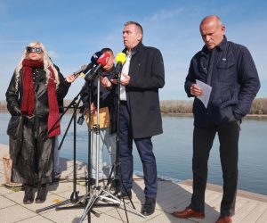 17.11.2022., Vukovar - Stipo Mlinaric zastupnik Domovinskog pokreta odrzao je konferenciju za medije povodom polaganja vijenaca od strane srpskih organizacija. Photo: Davor Javorovic/PIXSELL