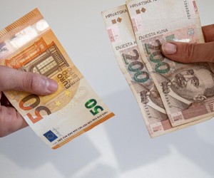 19.01.2022., Dubrovnik - Ilustracija za novac, zamjenu novcanica, cuvanje novca doma.
  Photo: Grgo Jelavic/PIXSELL