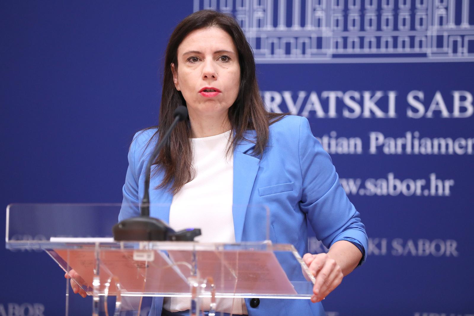 19.10.2022., Zagreb - Na konferenciji za medije odrzanoj u Saboru zastupnica Katarina Peovic govorila je o novom Zakonu o radu. Photo: Patrik Macek/PIXSELL