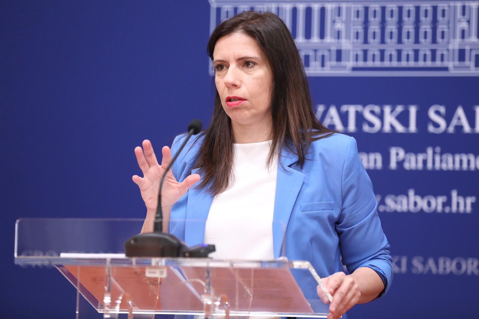 19.10.2022., Zagreb - Na konferenciji za medije odrzanoj u Saboru zastupnica Katarina Peovic govorila je o novom Zakonu o radu. Photo: Patrik Macek/PIXSELL