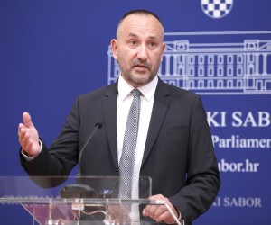 19.10.2022., Zagreb - Na konferenciji za medije odrzanoj u Saboru zastupnik Hrvoje Zekanovic govorio je o temi "Panenic, Dobrovic i Petrov?". Photo: Patrik Macek/PIXSELL