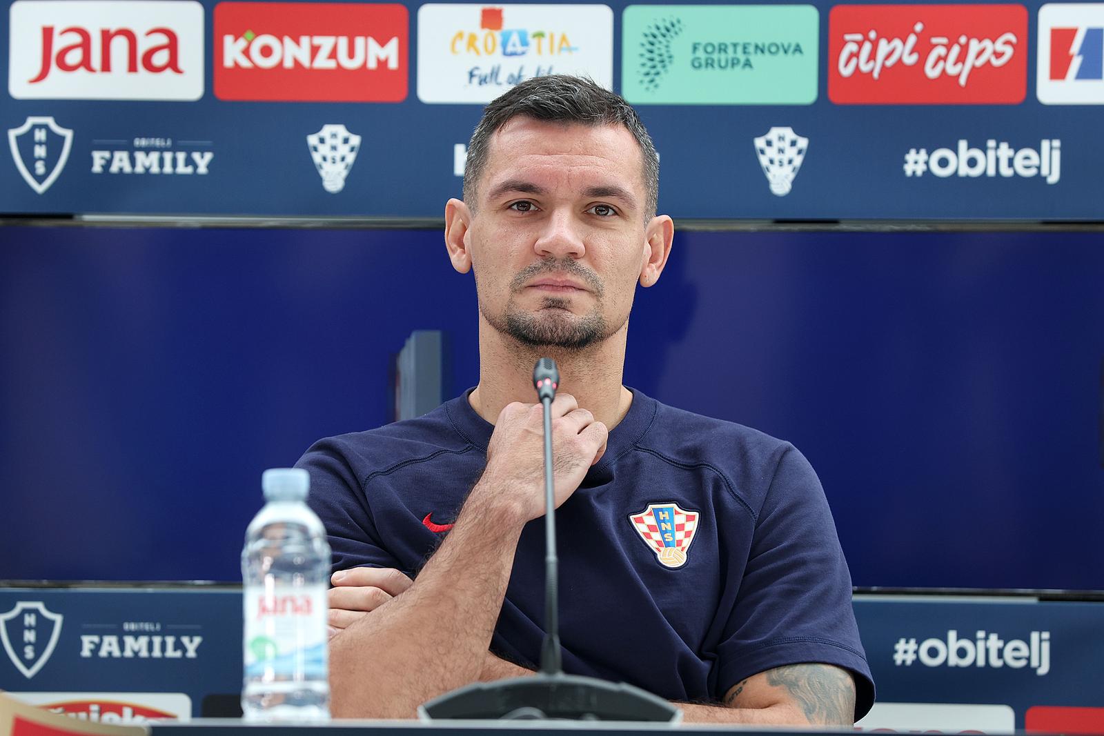20.11.2022., Doha, Katar - Konferencija za medije Hrvatske nogometne reprezentacije u trening kampu Al Ersal 3 u Dohi na SP u Kataru. Dejan Lovren, Ante Budimir, Tomislav Pacak. Photo: Goran Stanzl/PIXSELL