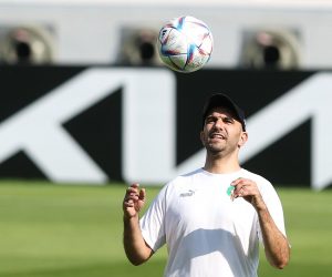 21.11.2022., Doha, Katar - Trening marokanske nogometne reprezentacije na trening kampu Al Duhail SC Stadium u Dohi na Svjetskom prvenstvu u Kataru. Izbornik Maroka Walid Regragui. Photo: Goran Stanzl/PIXSELL