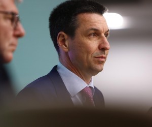 22.04.2022. Mostar - Izaslanstvo EU parlamenta sudjelovalo je na tribini u Hrvatskom Domu Herceg Stjepan Kosaca gdje se raspravljalo na temu odnosa medjunarodne zajednice i naroda u BiH. Na tribini su sudjelovali Ladislav Ilcic, zastupnik u EU Parlamentu (Hrvatska), Hermann Tertsch, zastupnik u EU Parlamentu (Spanjolska), Ryszard Czarnecki, zastupnik u EU Parlamentu (Poljska), Bogdan Rzonca, zastupnik u EU Parlamentu (Poljska), Carlo Fidanza, zastupnik u EU Parlamentu (Italija), Dawid Nahajowski, koordinator grupacije ECR-a (Poljska), Martin Filipov, koordinator grupacije ECR-a (Bugarska).  Photo: Denis Kapetanovic/PIXSELL