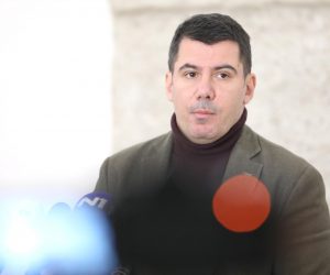 22.11.2022., Zagreb - Na konferenciji za medije odrzanoj u Saboru zastupnik Nikola Grmoja komentirao je ulazak u Shengen, gledanje utakmice u Saboru, odbor za pravosudje i druge teme. Photo: Patrik Macek/PIXSELL