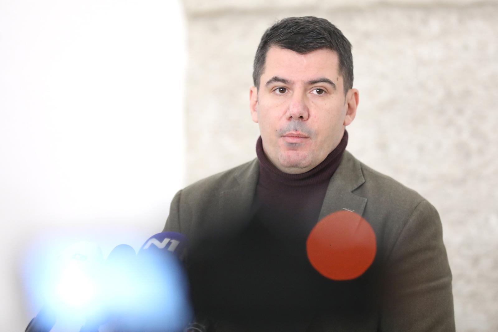 22.11.2022., Zagreb - Na konferenciji za medije odrzanoj u Saboru zastupnik Nikola Grmoja komentirao je ulazak u Shengen, gledanje utakmice u Saboru, odbor za pravosudje i druge teme. Photo: Patrik Macek/PIXSELL
