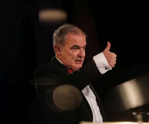 23.04.2021., Zagreb - Zagrebacka filharmonija i  legenda hrvatske glazbene scene Jimmyj Stanic nastupili su na Zagrebackom velesajmu. Dirigent Josip Cvitanovic.rPhoto: Zeljko Hladika/PIXSELL