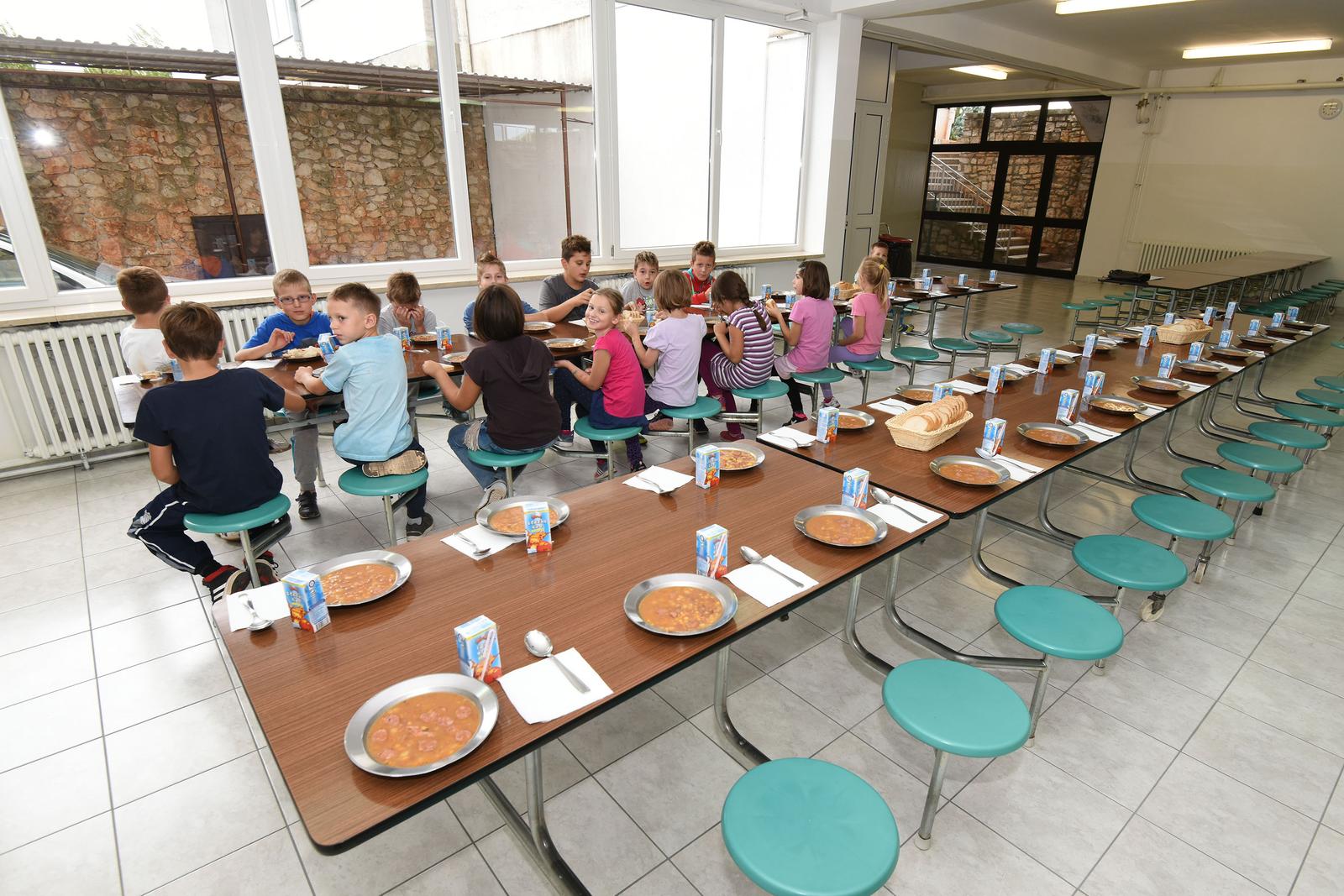 23.09.2015., Umag - Osnovna skola Viktor Car Emina ima jedina u Hrvatskoj HASAP licencu. "nZa ucenike se kuha svaki dan marenda i rucak za one koji su u cjelodnevnom boravku. "nPhoto: Dusko Marusic/PIXSELL