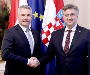 23.11.2022., Zagreb - Predsjednik Vlade Andrej Plenkovic primio je u Banskim dvorima saveznog kancelara Republike Austrije Karla Nehammera. Photo: Patrik Macek/PIXSELL