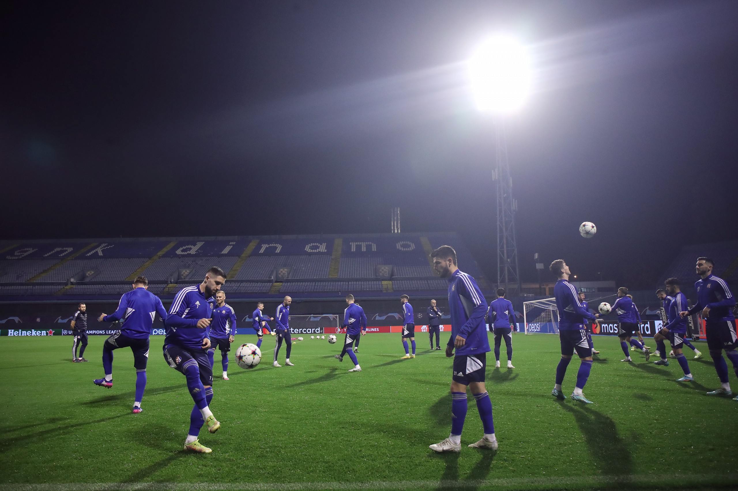 24.10.2022., stadion Maksimir, Zagreb -  Trening nogometasa GNK Dinama uoci utakmice 5. kola UEFA Lige prvaka izmedju GNK Dinama - AC Milan. Luka Ivanusec, Marko Bulat. Photo: Luka Stanzl/PIXSELL