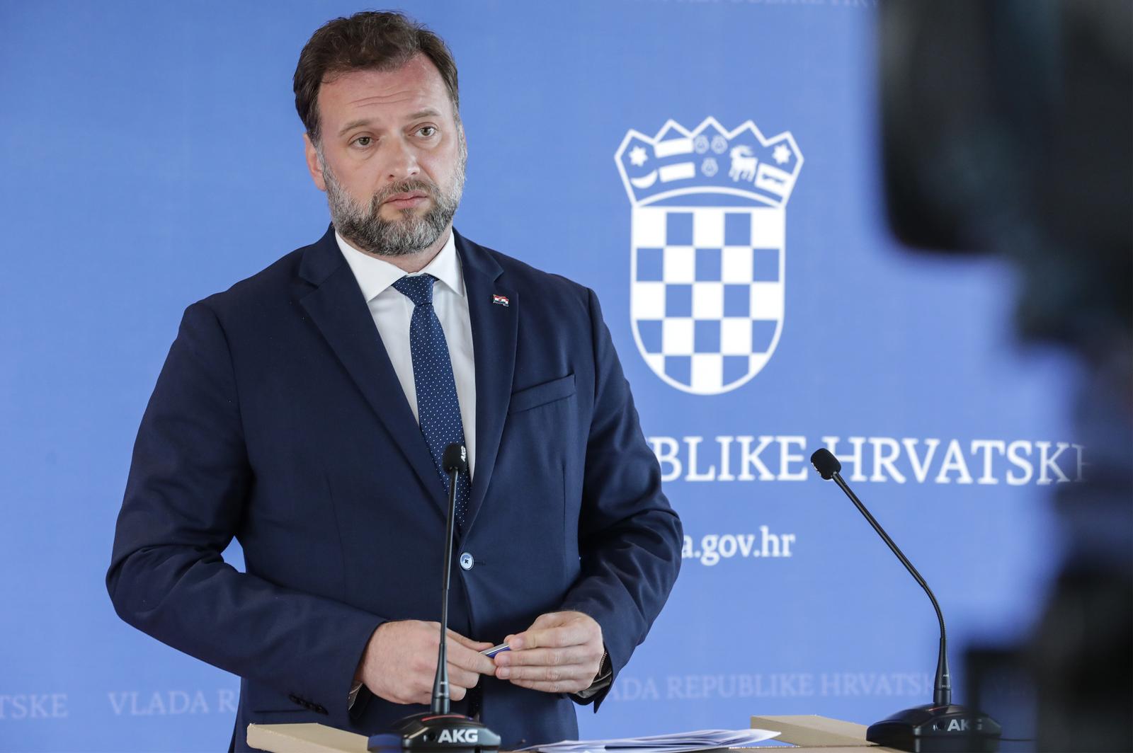 24.11.2022., Zagreb - Ministar obrane Mario Banozic dao je izjavu medijima nakon sjednice Vlade Republike Hrvatske u Nacionalnoj i sveucilisnoj knjiznici.  Photo: Robert Anic/PIXSELL