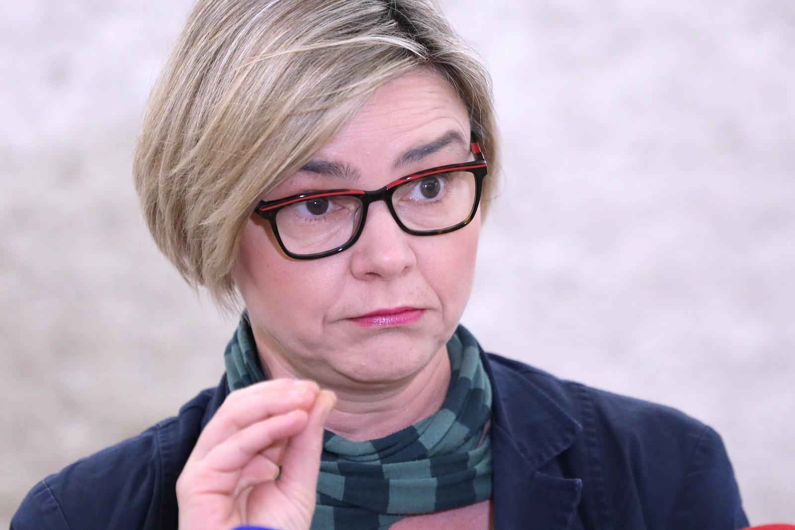24.11.2022., Zagreb - Na konferenciji za medije odrzanoj u Saboru odluku Vlade o obuci ukrajinskih vojnika komentirala je zastupnica Sandra Bencic. Photo: Patrik Macek/PIXSELL