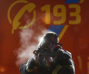25.01.2019., Zagreb - Nekoliko vatrogasnih vozila gasi pozar koji je planuo u skladistu u Golikovoj ulici u Voltinom naselju. Photo: Borna Filic/PIXSELL