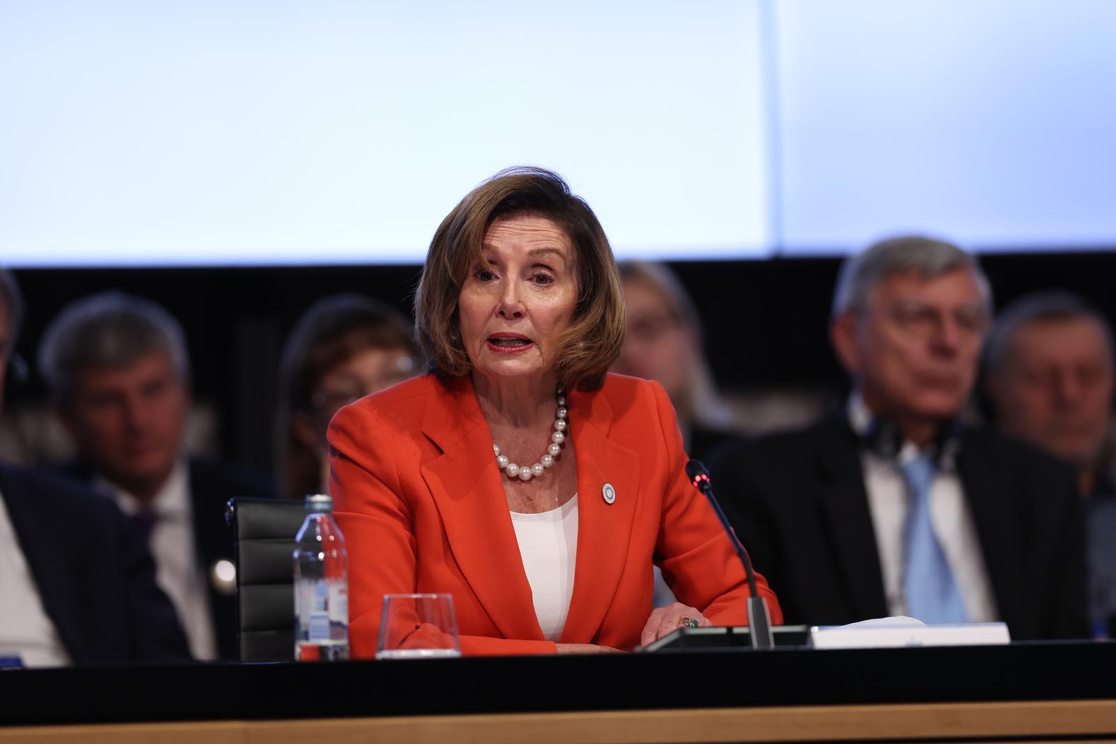 25.10.2022., Zagreb - Predsjednik Ukraine Volodimir Zelenski obratio se sudionicima Prvog parlamentarnog summita Međunarodne krimske platforme. Nancy Pelosi Photo: Damir Sencar/HINA/POOL/PIXSELL