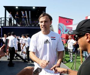 26.11.2022., Al Bidda Park, FIFA Fan Festival, Doha, Katar - Utakmica hrvatskih protiv kanadskih navijaca na Fifa Fan Festivalu u Al Bidda Parku na Al Rihla Areni. Za navijace Hrvatske igrao je slavni nogometas Hrvatske Dario Simic koji je okupljenim gledateljima podjelio autograme, a okupljenim medijima dao kratku izjavu. Photo: Goran Stanzl/PIXSELL