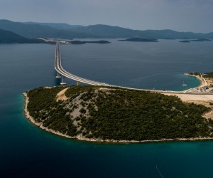 27.07.2022., Peljesac, Komarna - Pogled na Peljeski most koji je dan nakon svecanog otvorenja pusten u promet Photo: Igor Kralj/PIXSELL