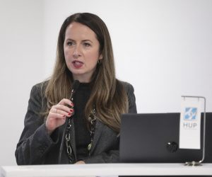 28.10.2022.,Zagreb, Hrvatska udruga poslodavaca (HUP) organizirala panel raspravu o prijedlogu nove Strategije digitalne Hrvatske 2030., koja je u procesu javnog savjetovanja, a predstavit ce i novu web stranicu Nacionalne koalicije za digitalne vjestine i radna mjesta. U raspravi su sudjelovali, Hrvoje Bujanovic, Ivan Vidis i Bernard Grsic. Raspravu je otvorila Irena Weber glavna direktorica hrvatske udruge poslodavaca.
Photo: Robert Anic/PIXSELL     Photo: Robert Anic/PIXSELL
