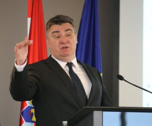 29.11.2022., Zagreb - Predsjednik Republike Zoran Milanovic i predsjednik Republike Slovenije Borut Pahor sudjelovali su na otvaranju foruma Business Meets Politics – Energetika danas i sutra u organizaciji Slovensko-hrvatskog poslovnog kluba i Veleposlanstva Republike Slovenije u Republici Hrvatskoj koji je odrzan u hotelu Westin. Zoran Milanovic Photo: Luka Stanzl/PIXSELL