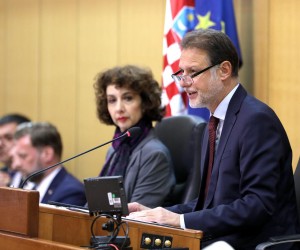 30.11.2022., Zagreb - Sabor 13. sjednicu nastavlja raspravom o prijedlogu odluke o sudjelovanju Oruzanih snaga Republike Hrvatske u misiji Europske unije za vojnu pomoc za potporu Ukrajini „EU Military Assistance Mission - Ukraine“. Photo: Patrik Macek/PIXSELL