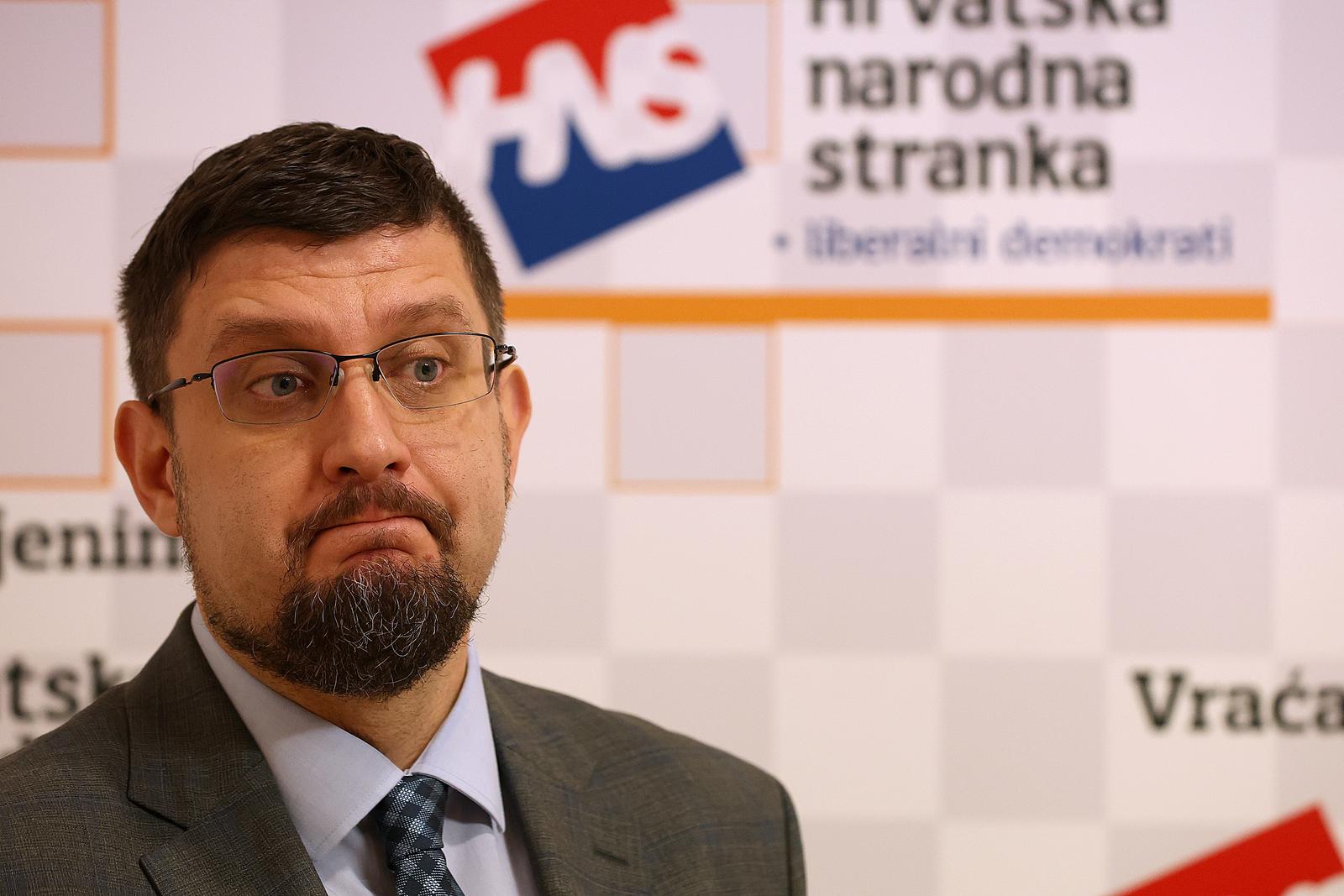 31.08.2022., Zagreb - Predsjednik Hrvatske narodne stranke (HNS) Stjepan Curaj govorio je na konferenciji za novinare o aferi u Ini.  Photo: Goran Stanzl/PIXSELL
