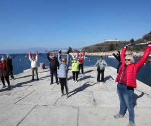 20.03.2022., Kostrena - Festival rekreacije i sporta u Kostreni. Posjetitelji sudjeluju u programu Korakom do zdravlja - nordijskom hodanju i pjesacenju od Zurkova do lucice Stara voda i natrag.
Photo: Goran Kovacic/PIXSELL