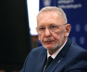 Zagreb, 16.11.2022. - Odrana je konferencija za medije na kojoj je potpredsjednik Vlade i ministar unutarnjih poslova Davor Boinoviæ predstavio aktivnosti MUP-a s ciljem poticanja osoba s invaliditetom na ravnopravno sudjelovanje u predstojeæim natjeèajima za zapoljavanje u MUP-u. Na konferenciji za medije sudjelovala je pravobraniteljica za osobe s invaliditetom Anka Slonjak, zastupnica u Hrvatskom saboru Ljubica Lukaèiæ i dopredsjednica Hrvatskog paraolimpijskog odbora Ana Sren. Na fotografiji Davor Boinoviæ. foto HINA /Zvonimir KUHTIÆ/ kuzo