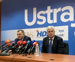 Mostar, 19.11.2022.- Predsjednici HDZ-a BiH i SNSD-a Dragan Èoviæ i Milorad Dodik potvrdili su da dvije stranke ele zajedno biti partneri te da im je cilj brzo uspostaviti vlast s bonjaèkim strankama koje imaju veæinsku potporu toga naroda po rezultatima nedavno odranih izbora. 
foto HINA/ Zoran Kreiæ/ ua