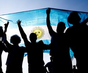 Doha, 22.11.2022 - Navijači gledaju utakmicu Svjetskog nogometnog prvenstva između reprezentacija Argentine i Saudijske Arabije na velikom ekranu na FIFA Fan Festivalu u Dohi.
foto HINA/ Damir SENČAR/ ds