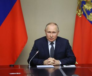 epa10327977 Russian President Vladimir Putin chairs a meeting with members of Russia's Security Council at the Novo-Ogaryovo state residence, outside Moscow, Russia, 25 November 2022.  EPA/ALEXANDER SHCHERBAK / KREMLIN POOL / SPUTNIK MANDATORY CREDIT
