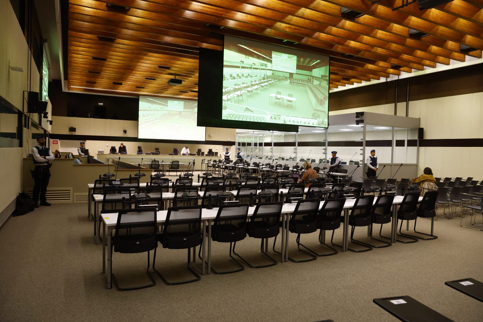 epa10338094 A view of the courtroom prior to the selection of the jury for the 2016 Brussels and Maelbeek attacks trial at the Justitia building in Brussels, Belgium, 30 November 2022. The jury selection for the trial begins on 30 November following a delay over defendants cubicles. The charges will be read on 05 December 2022. Nine people face terrorism charges for the terrorist attacks on Brussels airport and Maelbeek metro station on 22 March 2016, in which 32 people died and hundreds were injured.  EPA/STEPHANIE LECOCQ / POOL