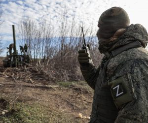 epa10341773 Forces of the self-proclaimed Donetsk People's Republic fire a self-propelled mortar 2S4 'Tulip' not far from Bakhmut, Donetsk region, Ukraine, 01 December 2022. On 24 February 2022 Russian troops entered the Ukrainian territory in what the Russian president declared a 'Special Military Operation', starting an armed conflict that has provoked destruction and a humanitarian crisis.  EPA/ALESSANDRO GUERRA