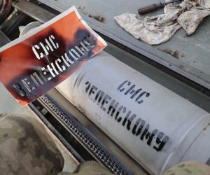 epa10341768 Forces of the self-proclaimed Donetsk People's Republic spray-paint the message 'SMS for Zelensky' on the missile as the prepare to fire a self-propelled mortar 2S4 'Tulip' not far from Bakhmut, Donetsk region, Ukraine, 01 December 2022. On 24 February 2022 Russian troops entered the Ukrainian territory in what the Russian president declared a 'Special Military Operation', starting an armed conflict that has provoked destruction and a humanitarian crisis.  EPA/ALESSANDRO GUERRA