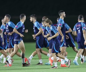 Doha, 03.12.2022 - Trening Hrvatske nogometne reprezentacije u trening kampu Al Ersal 3 u Dohi. Na slici Luka Modrić.
foto HINA/ Damir SENČAR/ ds